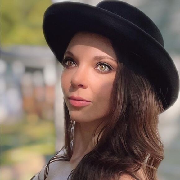 Universal Thread Hat Womens Black Felt Wool Bowler Snake Print adj Band NWT - Picture 2 of 7